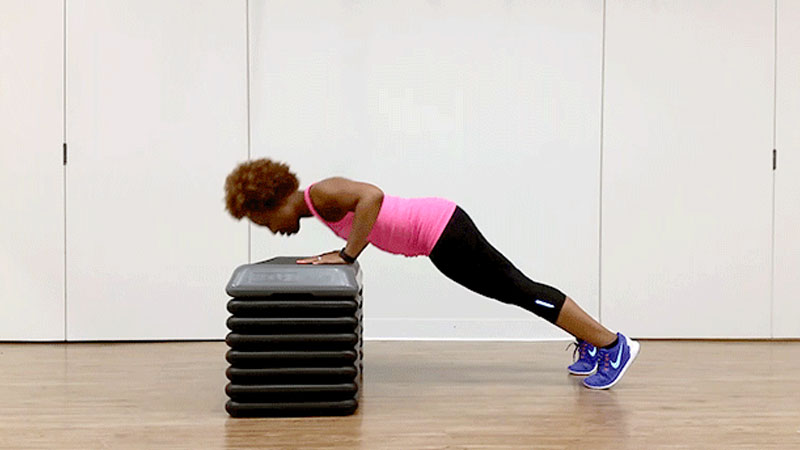 Bodyweight-push-up-with-step