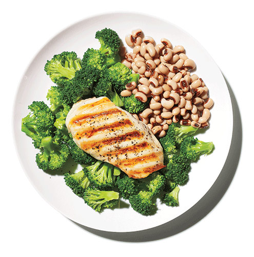 example of muscle building meal with chicken and bean protein alongside brocolli